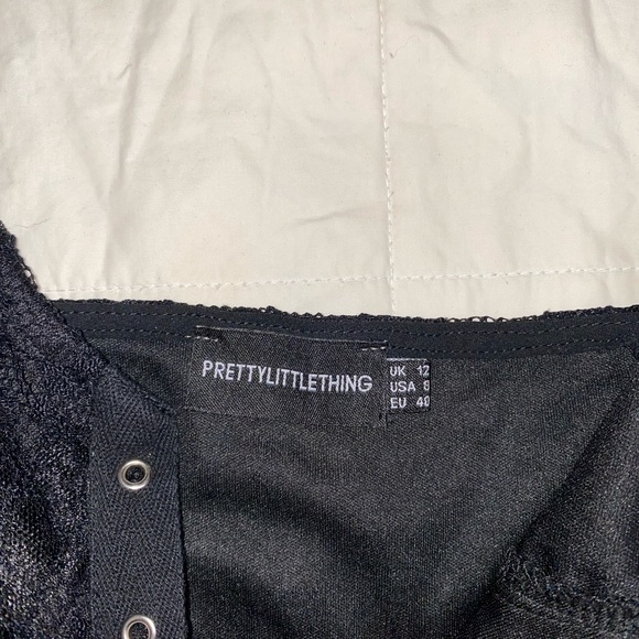 Lace tie front curved hem cropped corset - Picture 3 of 4